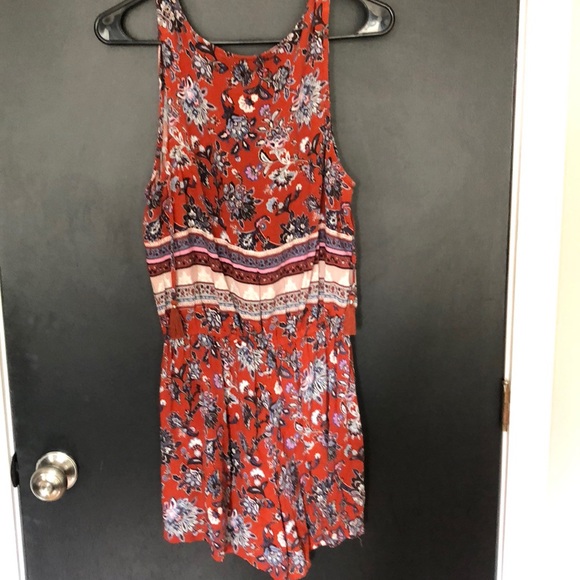 Never worn AE romper - Picture 2 of 2